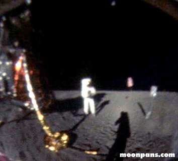 Neil_Armstrong_on_the_moon.jpg